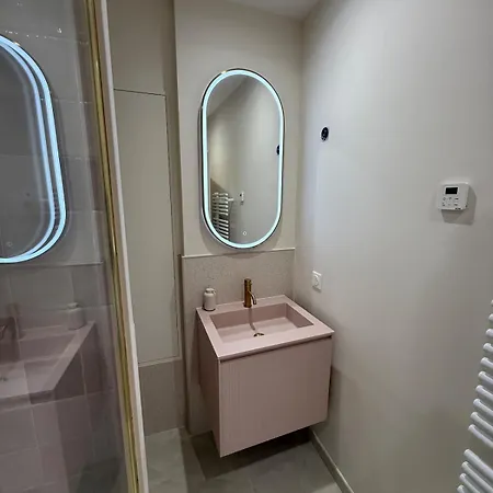 Calme Et Elegant Au Coeur Du Village Apartment *